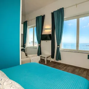 Marlove Sea View Syracuse